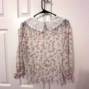 Women collar blouses 👚,long sleeves,size small, floral print